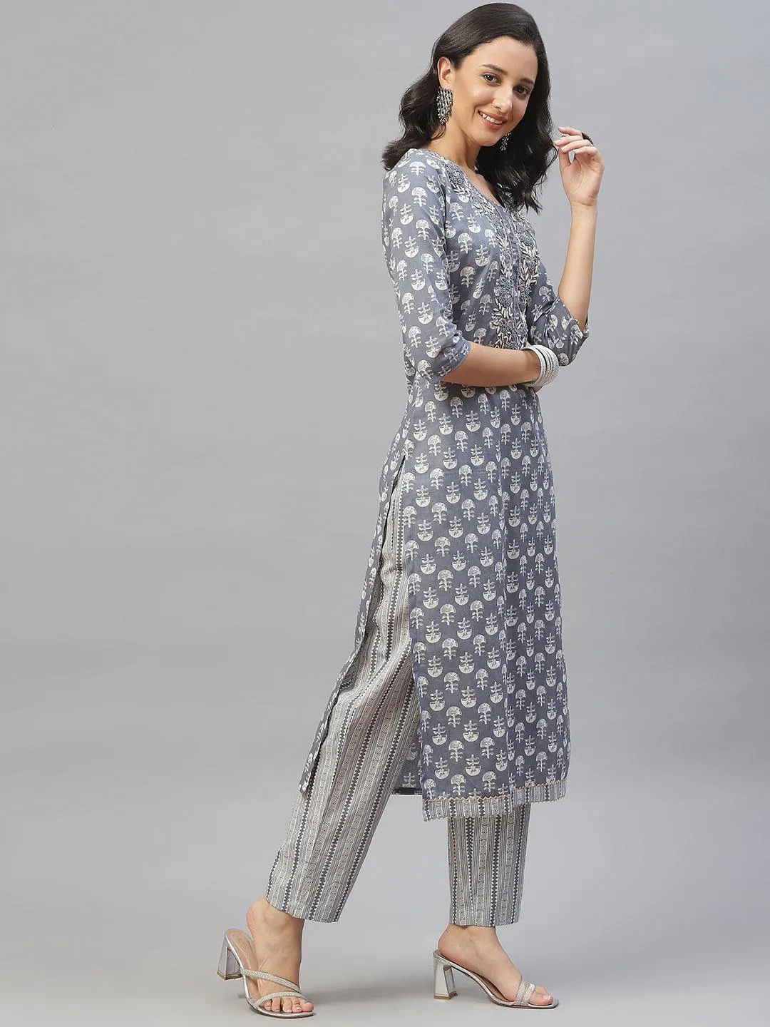 Grey And White Floral Printed Kurta Pant Set With Dupatta