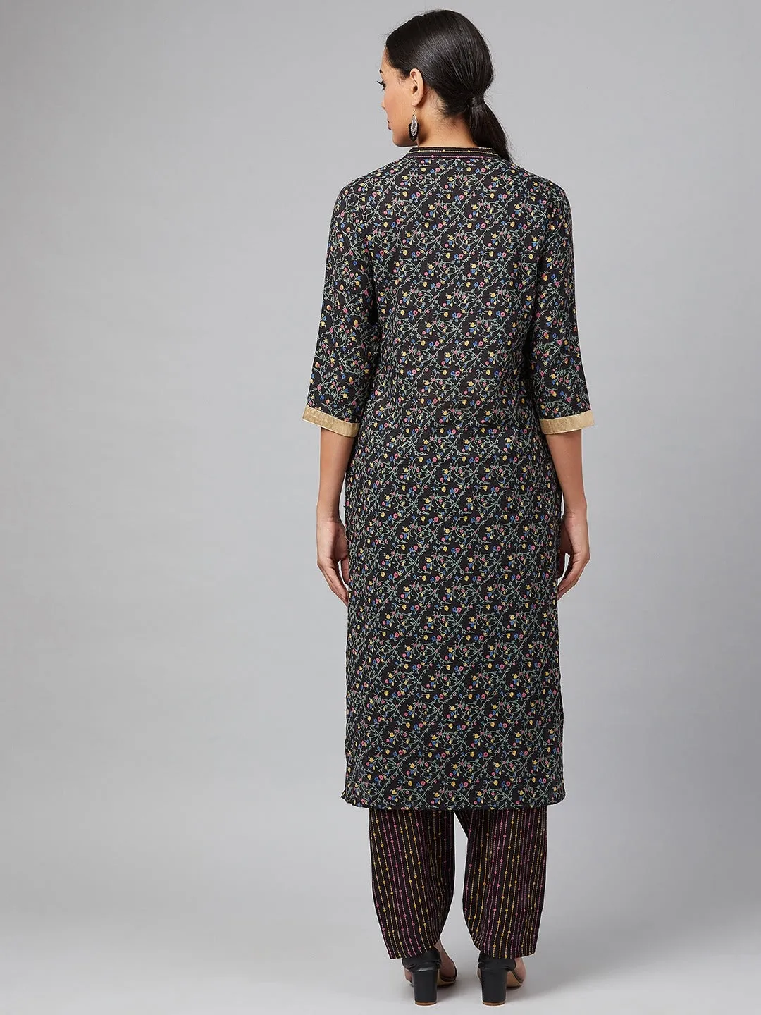 Women Black & Green Printed Kurta With Salwar