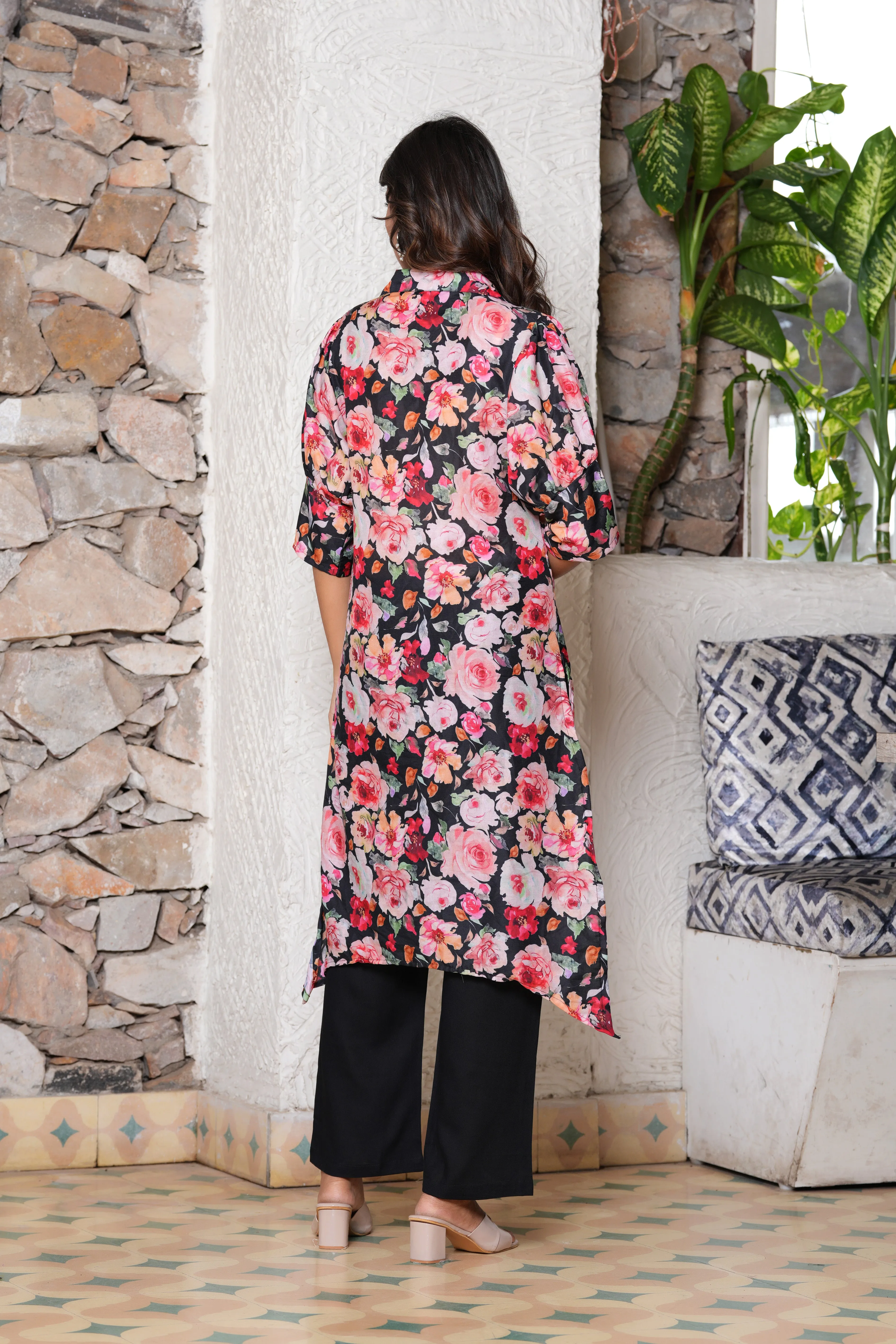 Women Floral Printed Shirt Collar Straight Kurta With Trousers