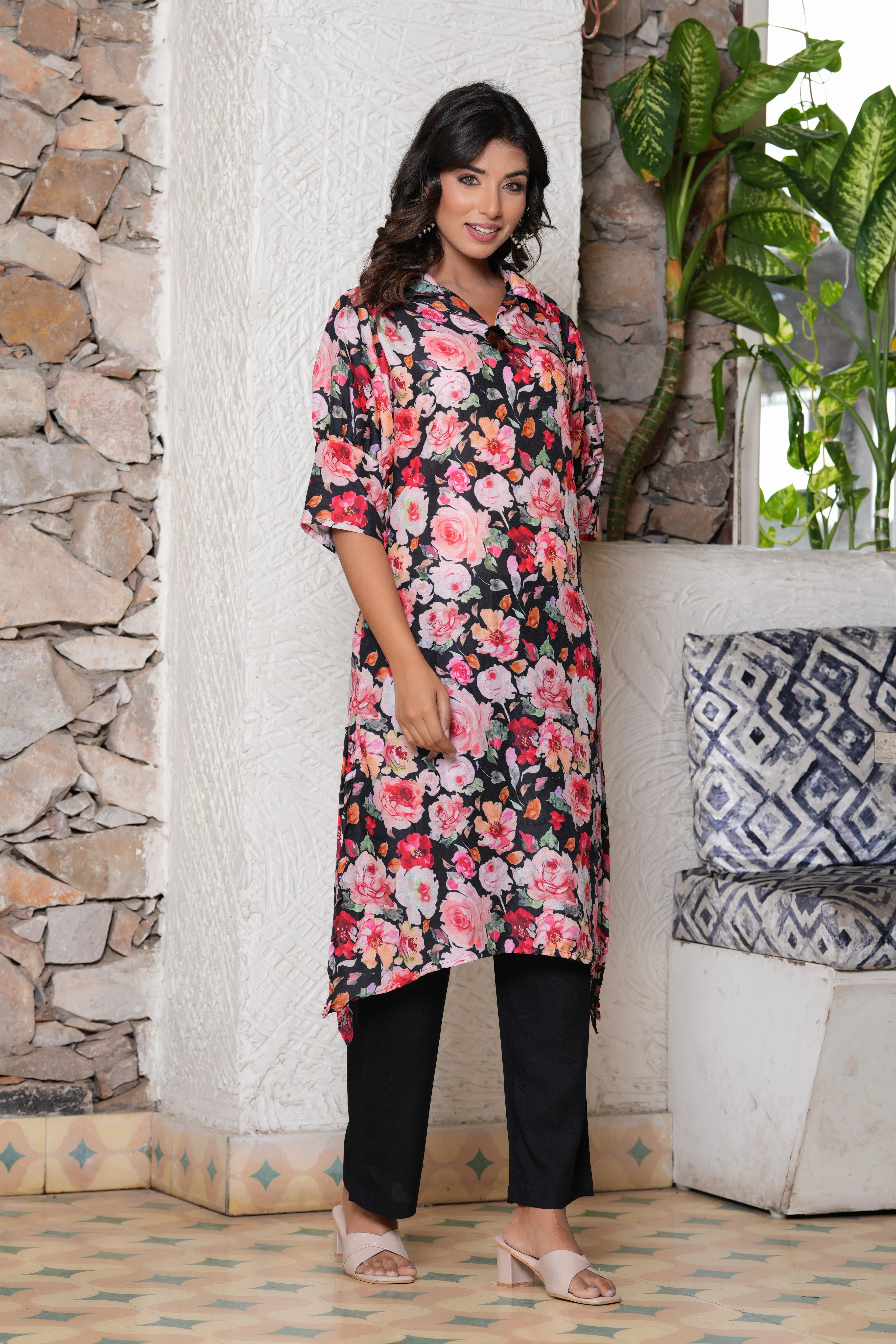 Women Floral Printed Shirt Collar Straight Kurta With Trousers
