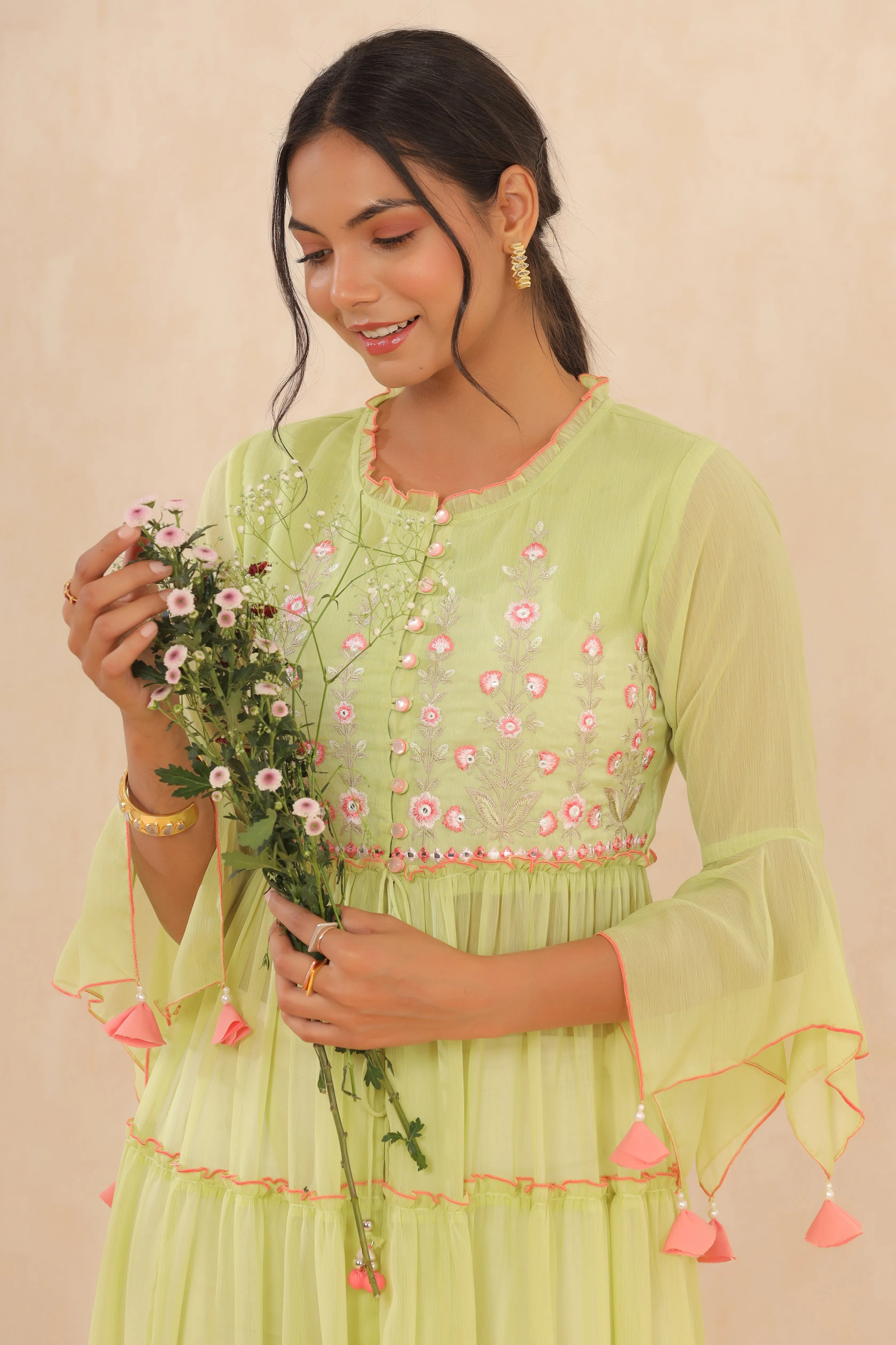 Women Green Chiffon Embroidered Kurta