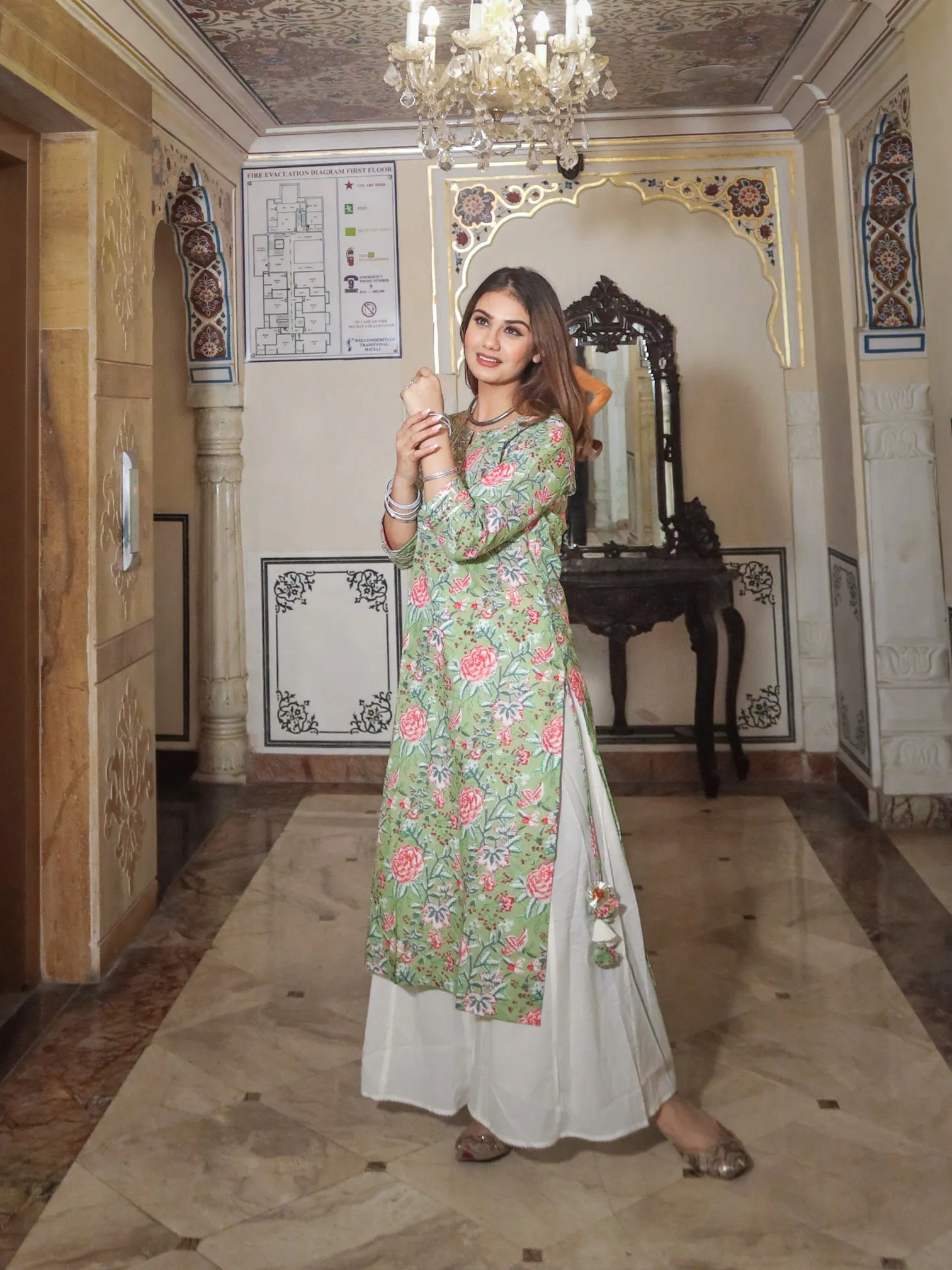 Women Green Printed Cotton Kurta With Palazo Set